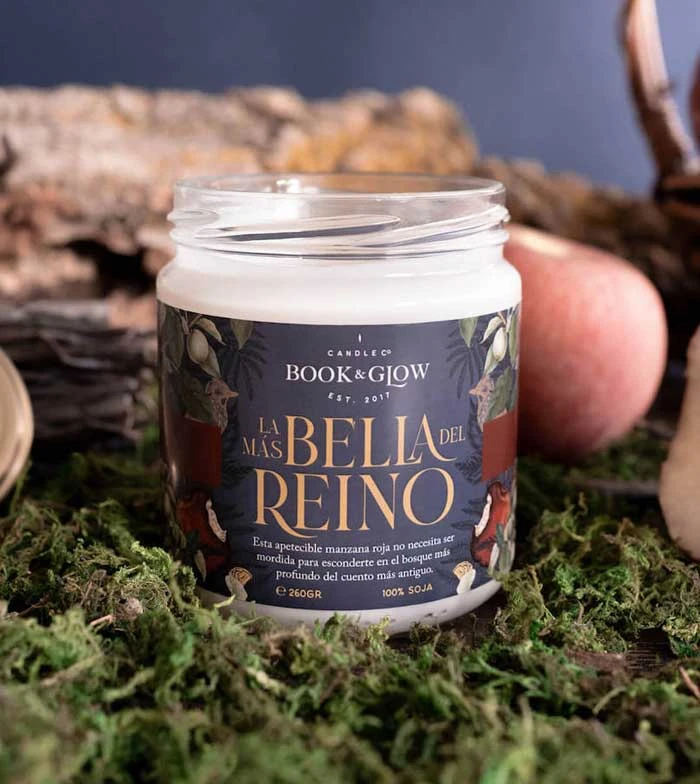 Book And Glow - *Mundos Extraordinarios* - Bougie De Soja - La Más Bella Del Reino 5 Book And Glow - *Mundos Extraordinarios* - Bougie De Soja - La Más Bella Del Reino – Image 5