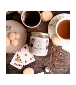 Book And Glow - *Remarkable Worlds* - Bougie De Soja - Thé Avec Le Chapelier -Cosmétiques Chic Promos Magasin book and glow mundos extraordinarios vela de soja vegana te con el sombrerero 3 71788