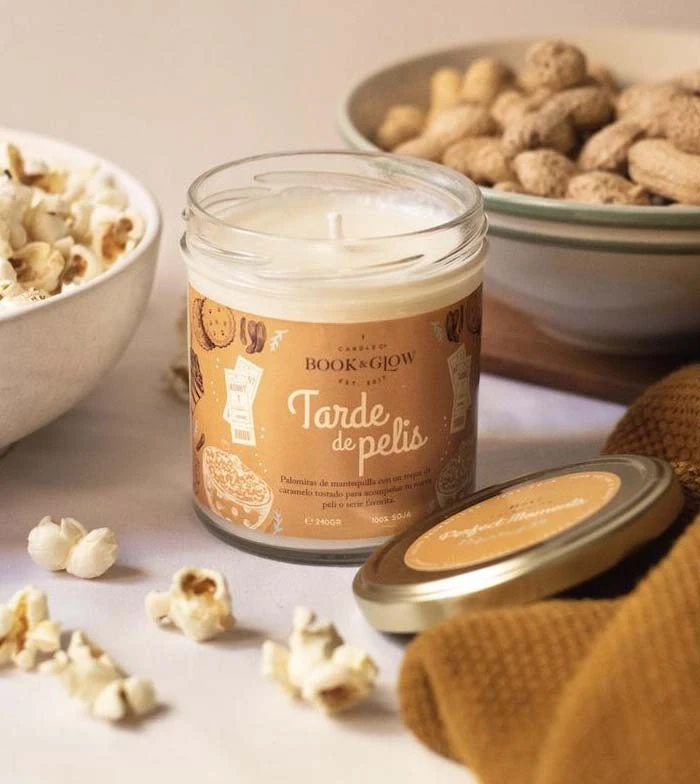 Book And Glow - *Perfect Moments* - Bougie De Soja - Tarde De Pelis 2 Book And Glow - *Perfect Moments* - Bougie De Soja - Tarde De Pelis – Image 2