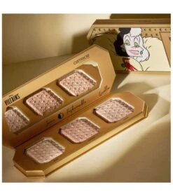 Catrice - *Disney Villains* - Cruella Highlighter Palette -Cosmétiques Chic Promos Magasin catrice disney villains paleta de iluminadores cruella 3 73581