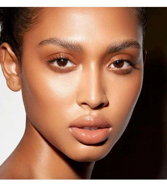 Danessa Myricks - Surligneur Crème Dew Wet Balm 9g - Clear 4 Danessa Myricks - Surligneur Crème Dew Wet Balm 9g - Clear – Image 4