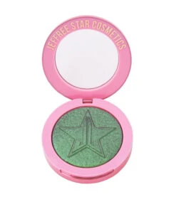 Jeffree Star Cosmetics - *Jawbreaker Collection* - Supreme Frost Highlighting Powder - Candy Apple Drip -Cosmétiques Chic Promos Magasin jeffree star cosmetics jawbreaker collection iluminador en polvo supreme frost candy apple drip 3 47251