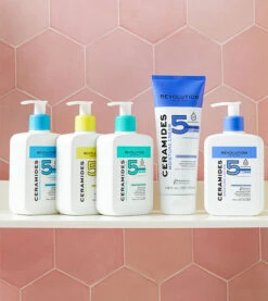 Revolution Skincare - Nettoyant Doux Visage Ceramides - Peau Sèche -Cosmétiques Chic Promos Magasin revolution skincare limpiador facial suave ceramides pieles secas 3 68234