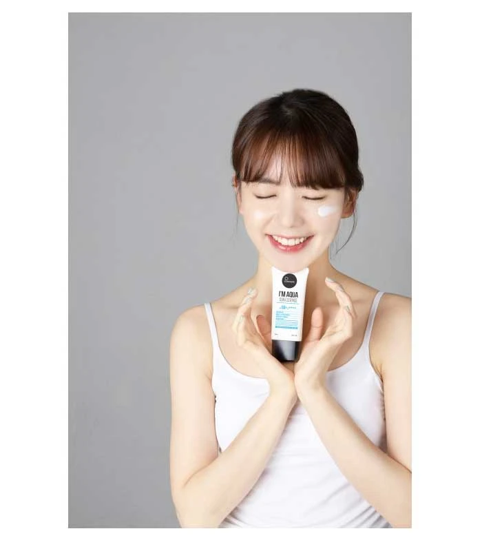 Suntique - Crème Solaire I'm Aqua Sun Essence - SPF50+ 2 Suntique - Crème Solaire I'm Aqua Sun Essence - SPF50+ – Image 2